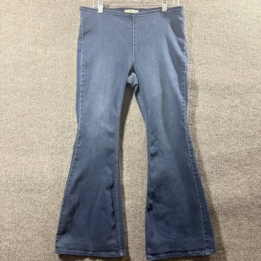We The Free People Jeans Womens 32 Short Just Float On Flare Dark Wash